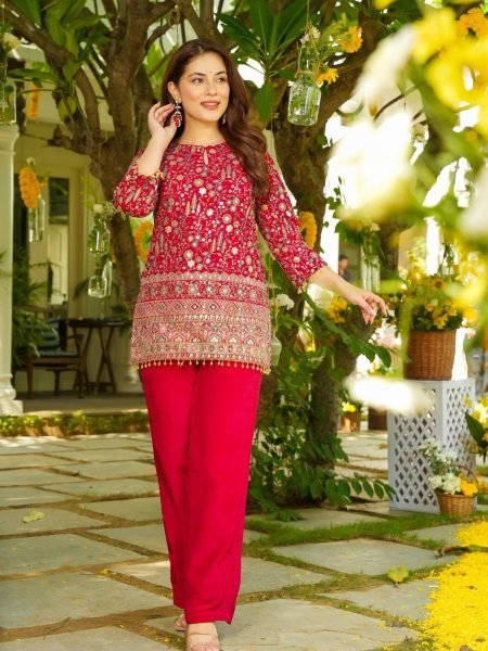 High tech Red Crepe Silk Kurti Pant Set with Embroidery Work for Women Kurtis