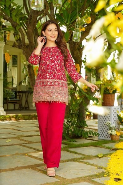 High tech Red Crepe Silk Kurti Pant Set with Embroidery Work for Women CO ORD Sets