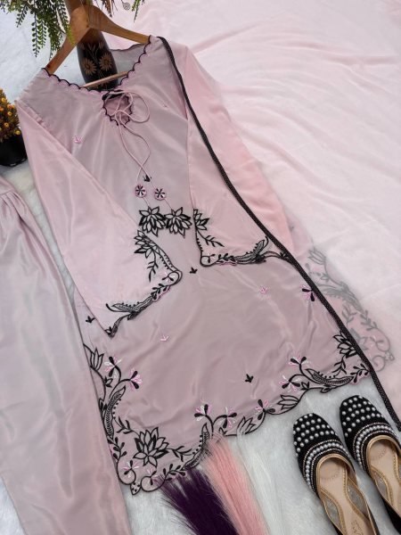 Hot Selling Pastel Pink Designer Natural Crep Silk Farshi Pant Suit With Dagha Embroidery Lace Border And Georgette Dupatta Ready To Wear Collection