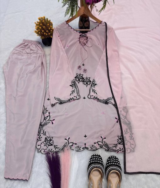 Hot Selling Pastel Pink Designer Natural Crep Silk Farshi Pant Suit With Dagha Embroidery Lace Border And Georgette Dupatta Ready To Wear Collection