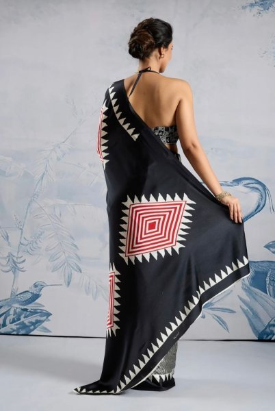 Iconic Black Stylish Digital Print Saree for Office and Daily Use Printed Cotton Sarees Wholesale