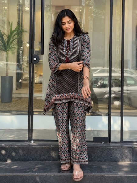 Iconic Black Women s Pure Natural Crepe Co Ord Set with Straight Palazzo CO ORD Sets