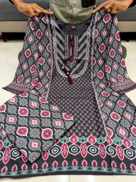 Iconic Black Women s Pure Natural Crepe Co Ord Set with Straight Palazzo CO ORD Sets