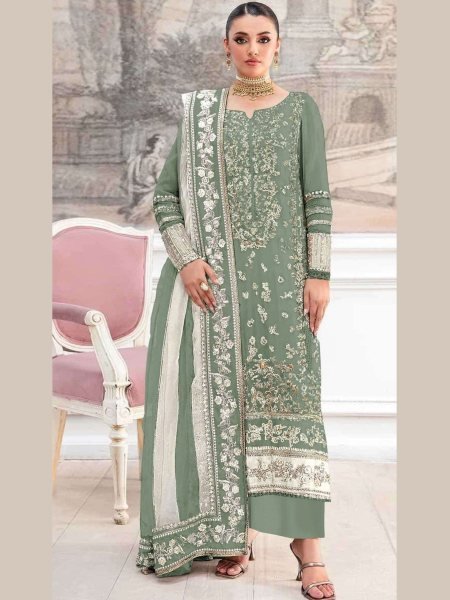 Iconic Green Crunchy Silk Embroidered Suit Set with Fancy Lace Dupatta Salwar Kameez