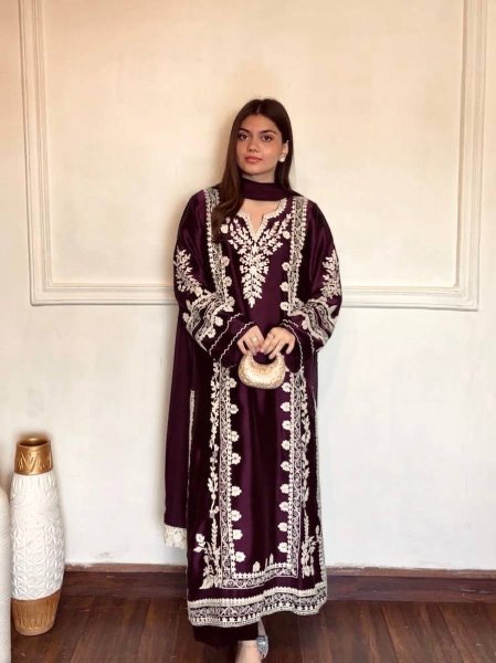 Iconic Maroon Oversized Kaftan with Embroidery and Organza Lace Dupatta Ready To Wear Collection