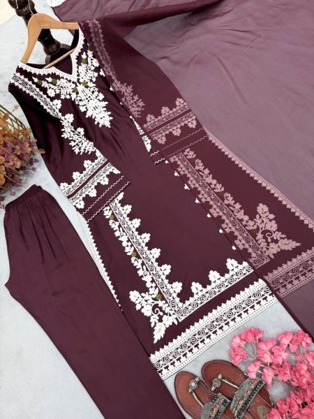 Iconic Maroon Oversized Kaftan with Embroidery and Organza Lace Dupatta Ready To Wear Collection