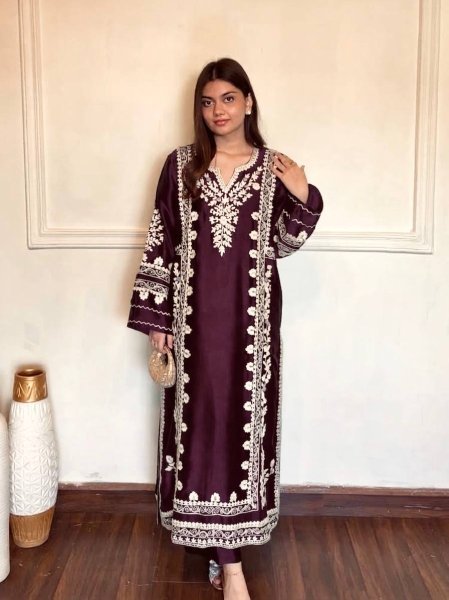 Iconic Maroon Oversized Kaftan with Embroidery and Organza Lace Dupatta Ready To Wear Collection