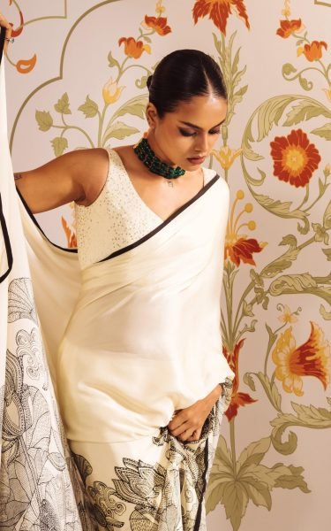 Iconic White Japan Satin Digital Print Saree for Women with Blouse Piece Printed Cotton Sarees Wholesale