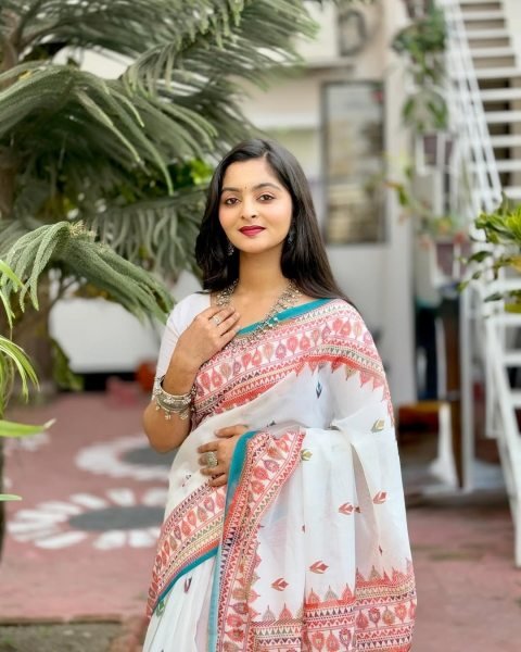 Iconic White Original Plain Linen Saree with Digital Print and Matching Digital Blouse Printed Cotton Sarees Wholesale