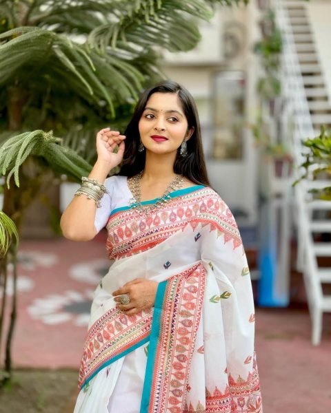 Iconic White Original Plain Linen Saree with Digital Print and Matching Digital Blouse Printed Cotton Sarees Wholesale