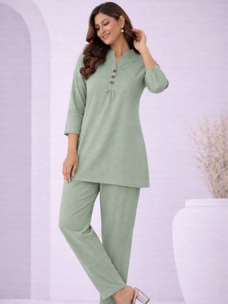 Impressive Green Comfortable Cotton Blend Kurti Set with Matching Pant for Casual Wear Kurtis