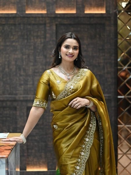 Ingenious Mustered Yellow Bridal Saree with Rich Zari Work for Festive Occasions Silk Sarees Wholesale