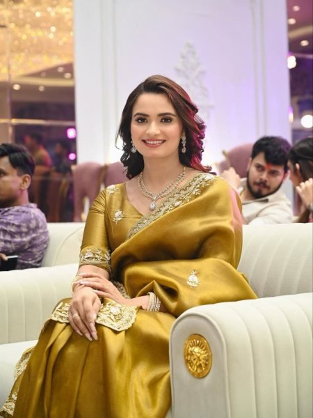 Ingenious Mustered Yellow Bridal Saree with Rich Zari Work for Festive Occasions Silk Sarees Wholesale