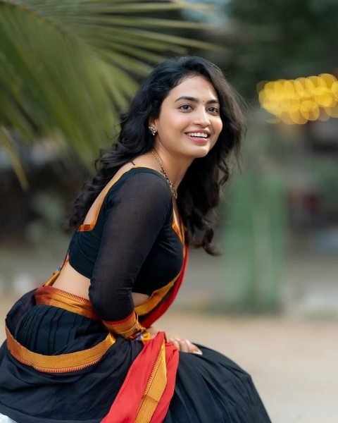 Inspiring Black Red Women's Kanchi Cotton Lehenga with Traditional Zari Weaving Half Saree Lehenga