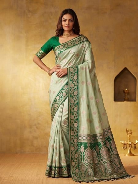 Inspiring Green Premium Silk Blend Saree with Contrast Zari Border at Factory Price 