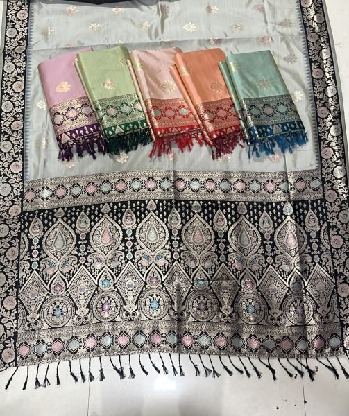 Inspiring Green Premium Silk Blend Saree with Contrast Zari Border at Factory Price Silk Sarees Wholesale