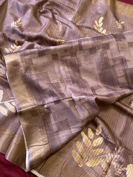 Inspiring Soft Tussar Silk Saree with Tassels And Checks Pattern Design For Shop Owner Silk Sarees Wholesale