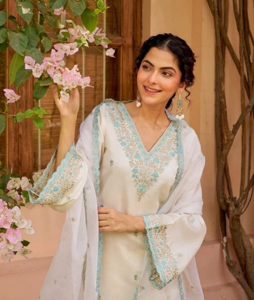 Inspiring White Viscose Rayon Embroidered Kurti Bottom Organza Dupatta Set Embroidery Kurtis 