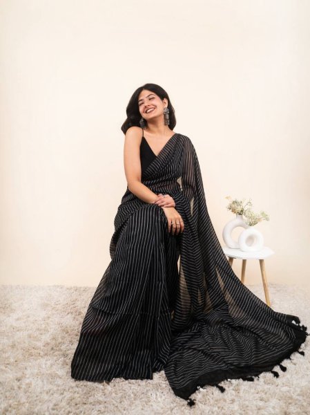 Intricate Black Designer Linen Cotton Saree with Digital Print and Tussle for Daily Wear Printed Cotton Sarees Wholesale