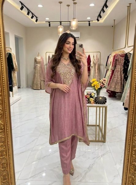 Intricate Mauve Designer Salsa Crush Silk Kaftan with Embroidery Work For Festival Kaftan 