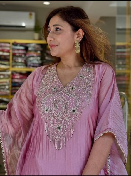 Intricate Mauve Designer Salsa Crush Silk Kaftan with Embroidery Work For Festival Kaftan 
