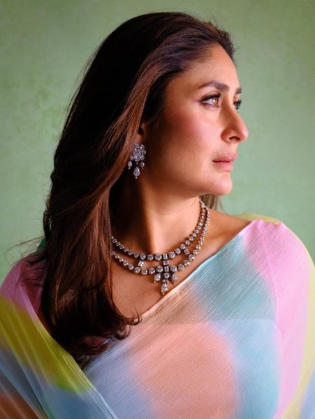 Kareena Kapoor Wear Multi Color Chiffon Digital Print Saree For Event Bollywood Fancy Sarees Wholesale