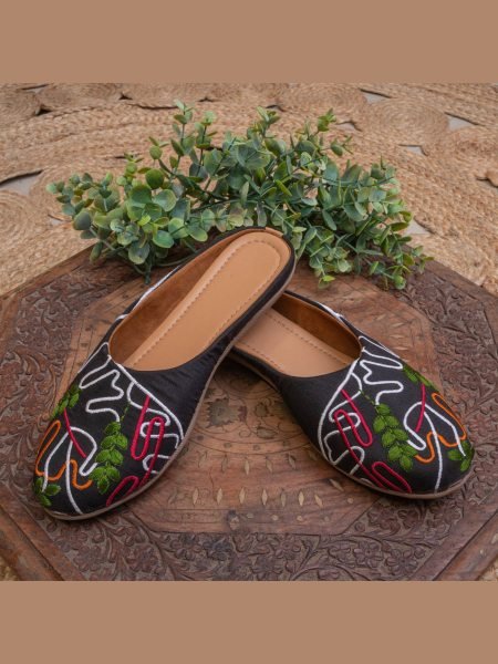 ladies denim jutti with leather finish stylish ethnic flats for resellers Sarees 