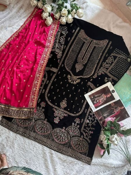 Latest Velvet Salwar Suit Material Embroidered Work with Pakistani Three Set Suit Pakistani Suits Wholesale