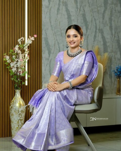 Lavender Banarasi Soft Silk Saree with Matching Blouse for Wedding Wear Banarasi Saree Wholesale