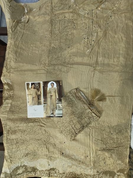 Lavish Cream Designer Maslin Digital Print Suit Set with Viscose Rayon Bottom Wear Pakistani Suits Wholesale