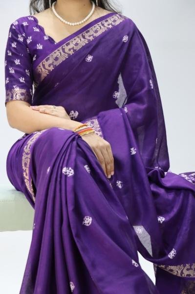 Lightweight Mull Jacquard Silk Saree with Running Blouse And Jacquard Weaving Border At Best Rates South Indian Saree 