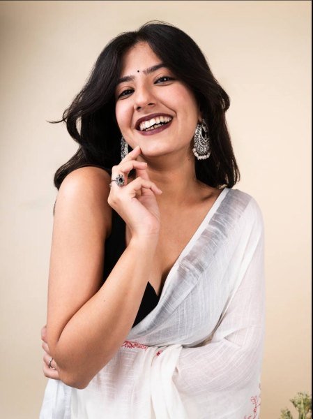 Lightweight White Black Linen Cotton Saree with Silver Patta Weaving and Matching Blouse Printed Cotton Sarees Wholesale