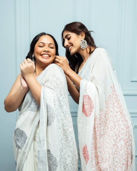 Lightweight White Black Linen Cotton Saree with Silver Patta Weaving and Matching Blouse Printed Cotton Sarees Wholesale