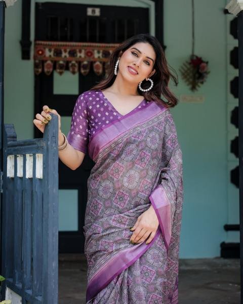 Linen Cotton Saree with Woven Geometric Design and Contrast Border Linen Sarees Wholesale