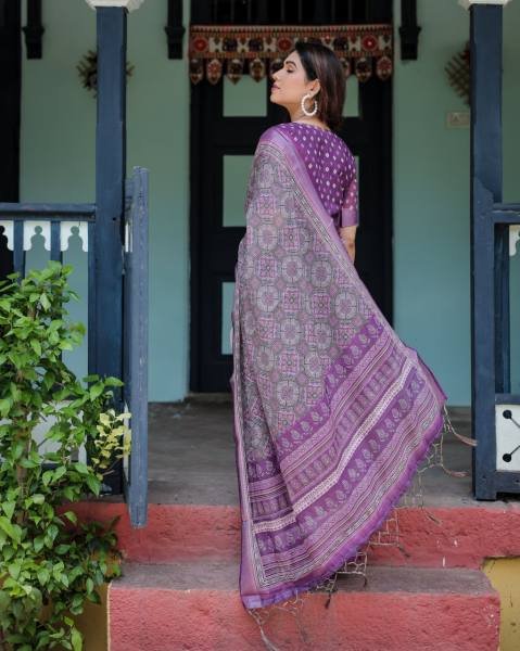 Linen Cotton Saree with Woven Geometric Design and Contrast Border Linen Sarees Wholesale
