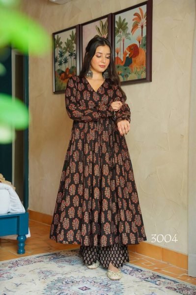 Lustrous Black 3 5 meter flair Rayon Printed Kurti with Bottom for Reseller at Wholesale Rate  Printed Kurtis