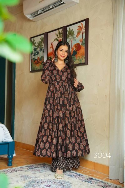 Lustrous Black 3 5 meter flair Rayon Printed Kurti with Bottom for Reseller at Wholesale Rate  Printed Kurtis