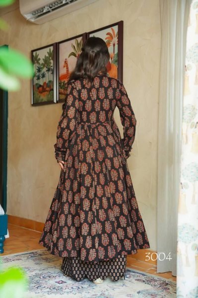 Lustrous Black 3 5 meter flair Rayon Printed Kurti with Bottom for Reseller at Wholesale Rate  Printed Kurtis