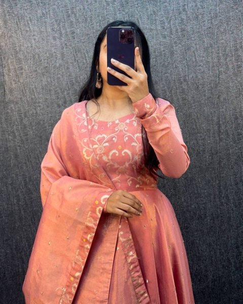 Lustrous Peach Fully Stitch Banarasi Tissu Gown Buyers at Manufacturer Rate Kurti With Dupatta Wholesale