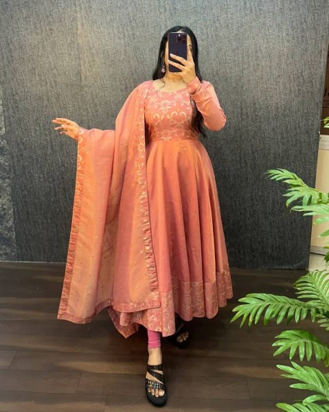 Lustrous Peach Fully Stitch Banarasi Tissu Gown Buyers at Manufacturer Rate Kurti With Dupatta Wholesale