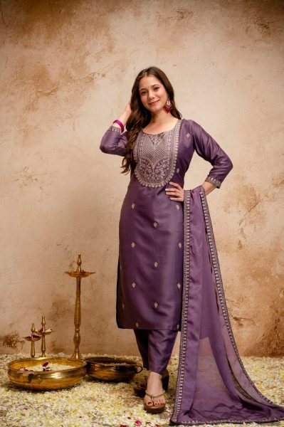 Luxurious Onion Chanderi Viscose Kurti Pant Dupatta Set with Zari Work Embroidery Kurtis 