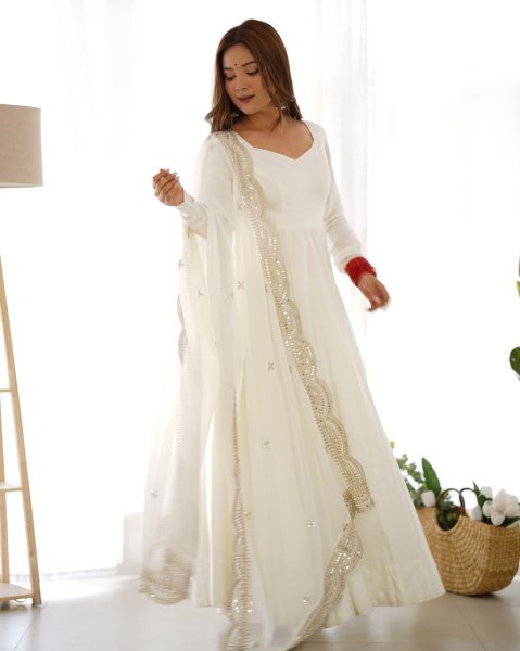 Luxurious Pure Romansilk Chanderi Anarkali Gown Set with Dupatta 3 Piece Kurti Set