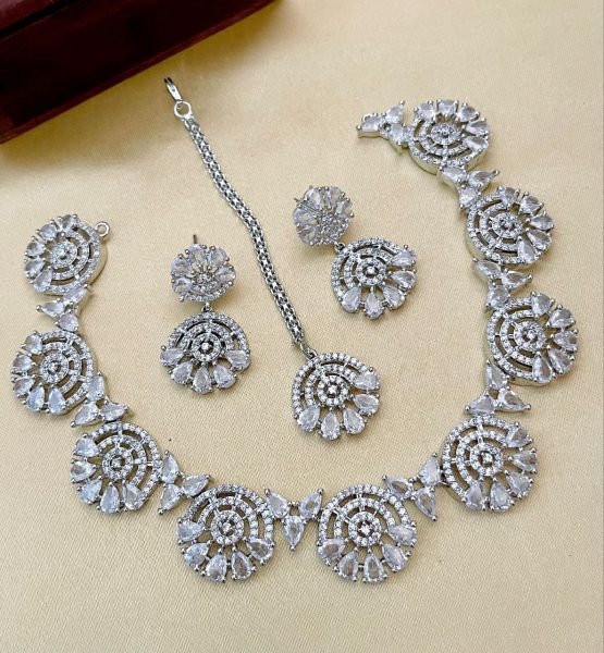 Luxury American Diamond Choker Necklace Set Bridal AD Jewelry for Weddings   Parties Fashion Accessories Wholesale