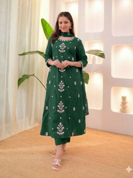 Luxury Green  Slub Cotton Embroidered Kurti Pant Set with Matching Nazmin Dupatta for Traditional Wear Kurtis