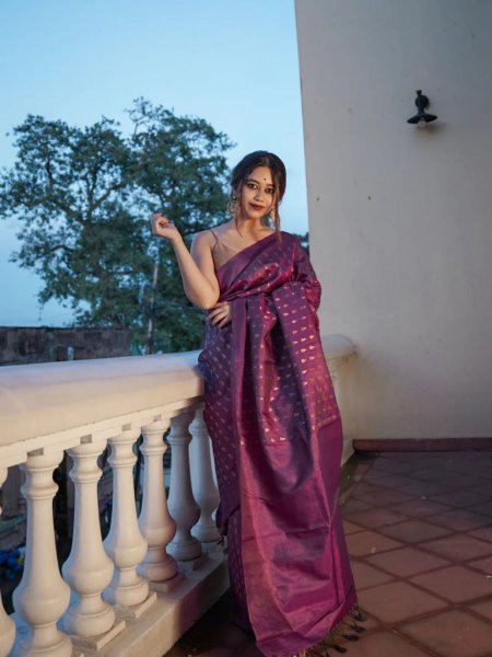 Magenta Majesty Banarasi Soft Silk Saree with Rich Gold Zari Weaving Banarasi Saree Wholesale