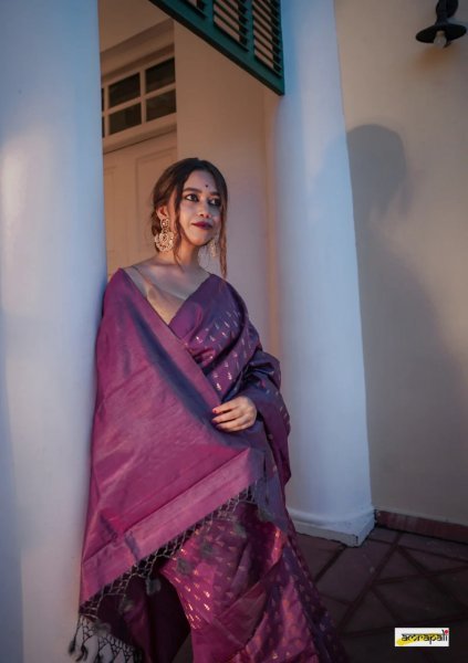 Magenta Majesty Banarasi Soft Silk Saree with Rich Gold Zari Weaving Banarasi Saree Wholesale