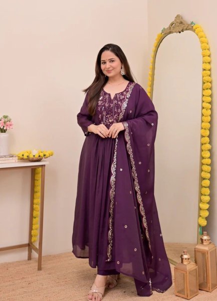 Magnetic Chanderi Silk round Kurti Set with Embroidery work for Wholesaler  Kurtis