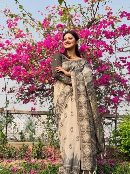 Magnetic Cream Original Plain Linen Digital Print Saree with Coordinated Printed Blouse Piece Printed Cotton Sarees Wholesale