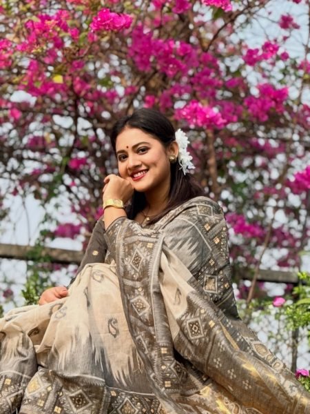 Magnetic Cream Original Plain Linen Digital Print Saree with Coordinated Printed Blouse Piece Printed Cotton Sarees Wholesale