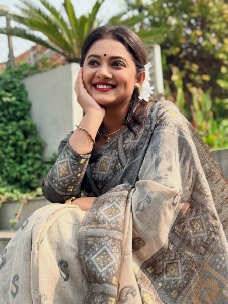 Magnetic Cream Original Plain Linen Digital Print Saree with Coordinated Printed Blouse Piece Printed Cotton Sarees Wholesale